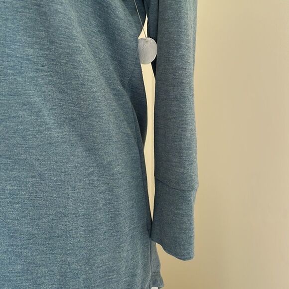 NWT ST johns bay shirt with longer back and split on bottom size medium - Picture 3 of 5